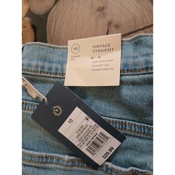 Universal Thread Vintage Straight Distressed Light Wash Denim Jeans 10/30R - Picture 3 of 10